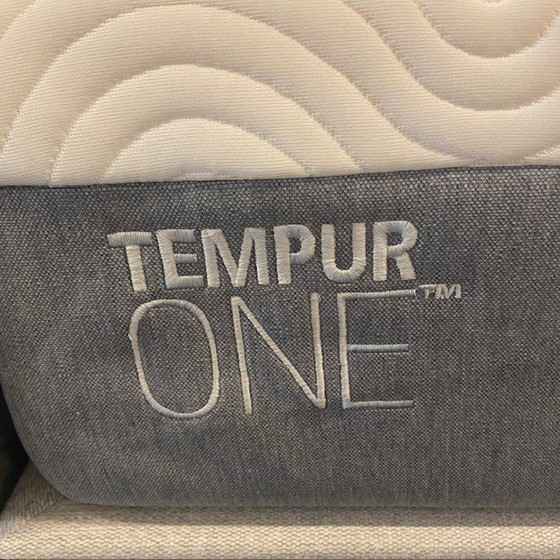Image 1 of TEMPUR Form box spring - 180x200