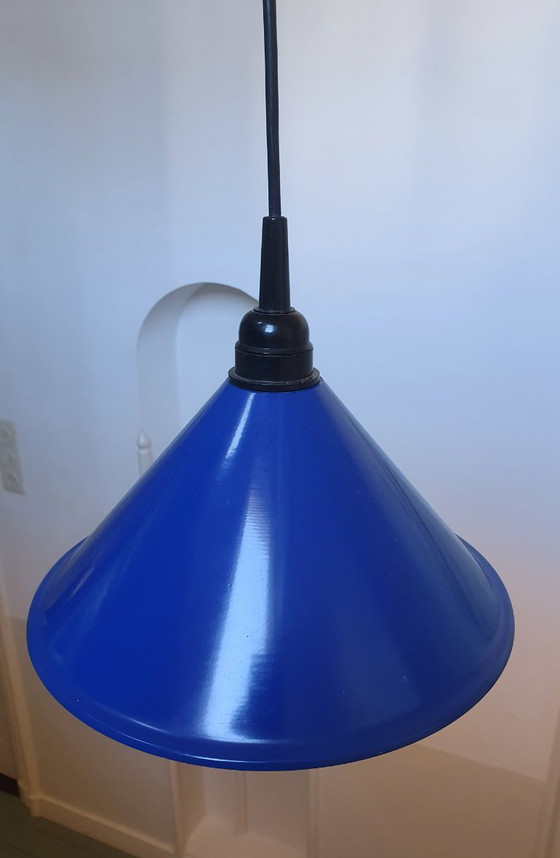 Image 1 of Vintage Hema kegelvormige hanglamp van blauw metaal jaren 80