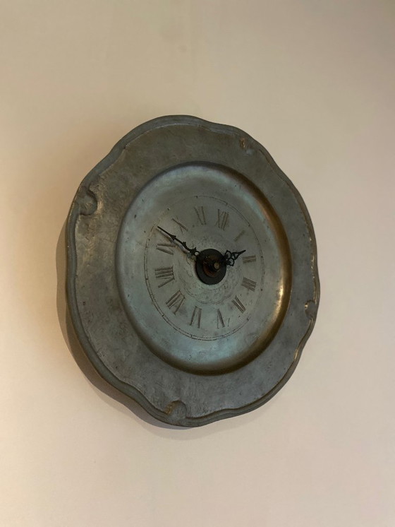 Image 1 of Horloge murale décorative en étain – style antique, à mouvement à quartz