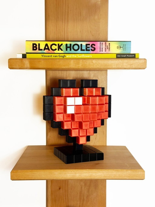 3D Printed Pixel Heart – Retro Gamer Desk Decor