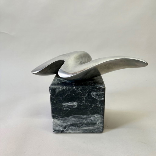 Eddy Stikkelorum - escultura Viuda brillante