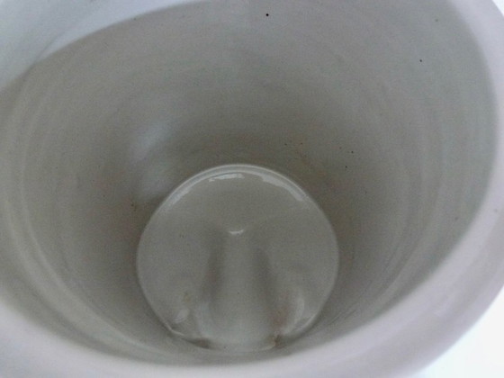 Image 1 of Mayonnaise jar with lid, made of solid stoneware.