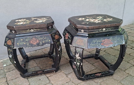 Taburetes antiguos chinos lacados en negro. – bijzettafels, Wood