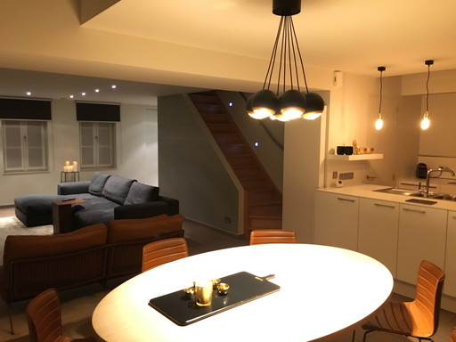 KOPS Tisch aus massiver Eiche