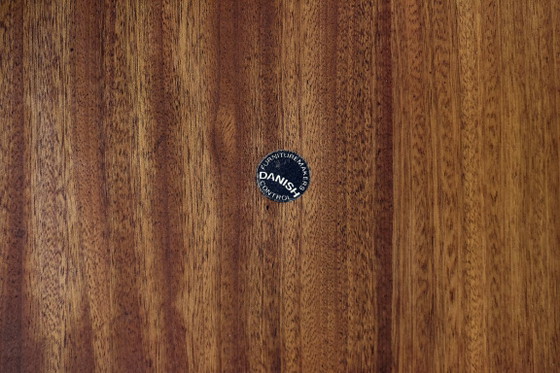 Image 1 of Midden-eeuwse Deense moderne palissander salontafel Capella van Illum Wikkelsø voor Niels Eilersen, jaren 60