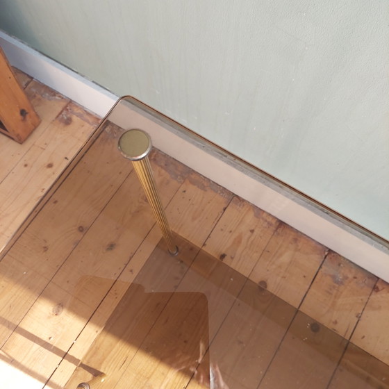 Image 1 of Vintage rookglas bijzettafel Hollywood Regency 