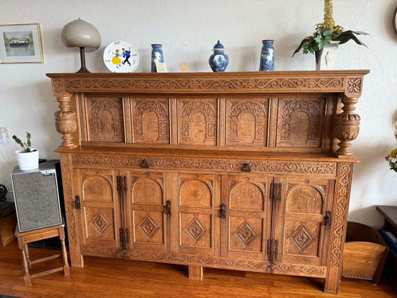 Image 1 of Antica credenza/buffet inglese con intaglio in legno, circa 1800