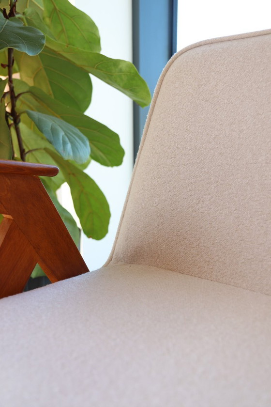 Image 1 of Mid century fauteuils vintage lounge stoel in wit boucle set van 2 stoelen