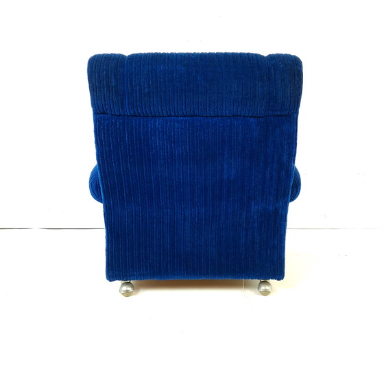 Image 1 of 1 fauteuil vintage à roulettes en velours côtelé bleu chromé