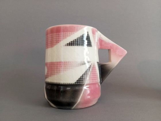 Image 1 of 4 abstrakt/postmoderne, spritzdekorierte Studio-Keramikbecher, 1984