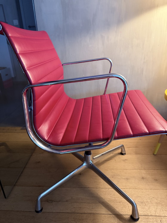 Image 1 of Vitra