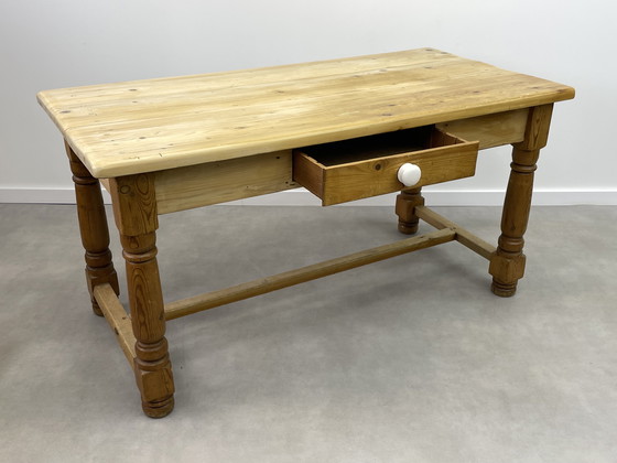 Image 1 of Landhaustisch – Rustikale, verwitterte Kiefernholzplatte