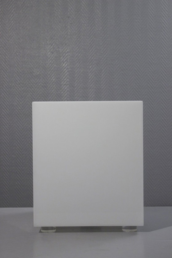 Image 1 of Vintage Habitat "Glowbow" design bijzettafel/lamp in wit acryl