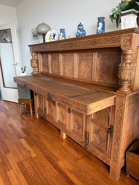 Image 1 of Antica credenza/buffet inglese con intaglio in legno, circa 1800