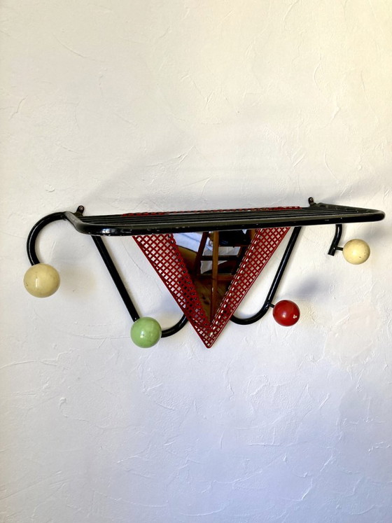 Image 1 of Wandkapstok, jaren 1950, toegeschreven aan Mathieu Matégot