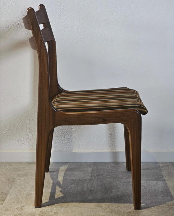 Image 1 of Dining chairs in Scandinavian Mid-Century Modern design
from the 1950s and 1960s