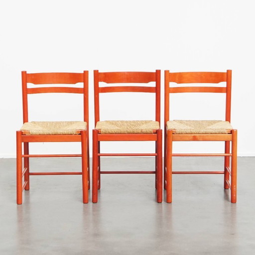 3 x Rode vintage houten stoel uit de jaren ’70 met een gevlochten rieten zitting