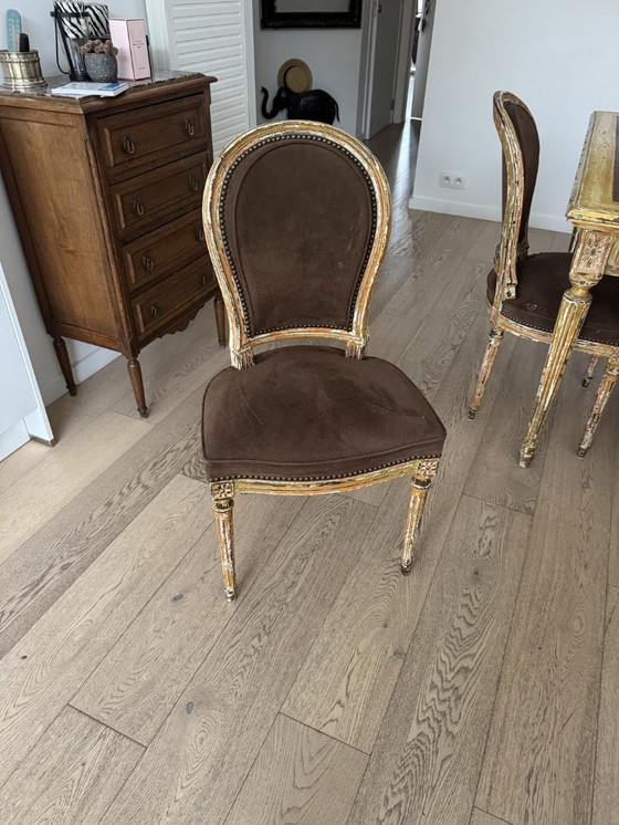 Image 1 of Tavolo in rovere policromo firmato JP Barbier – piano in pelle – pezzo artistico unico