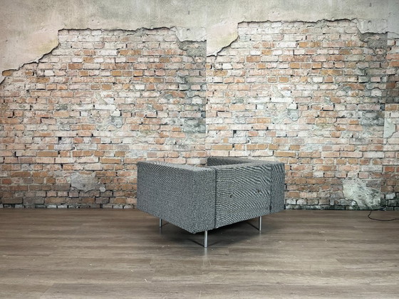 Image 1 of Poltrona Moooi Bottoni grigia