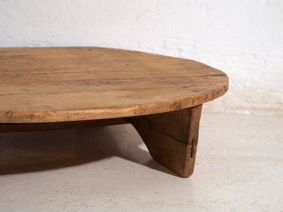Rustic round cutting board table in solid wood – Central Europe, early 20th century – Coffee tables (photo 24 of 40)
