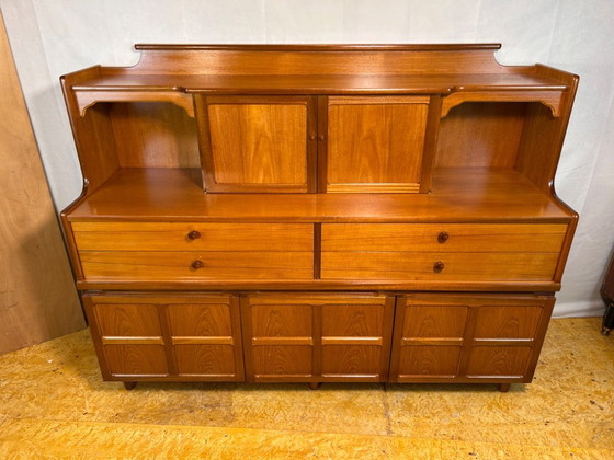 Image 1 of Credenza alta in teak vintage retrò di metà secolo di Nathan 1960-1970 Design eccezionalmente raro e insolito | Pezzo forte
