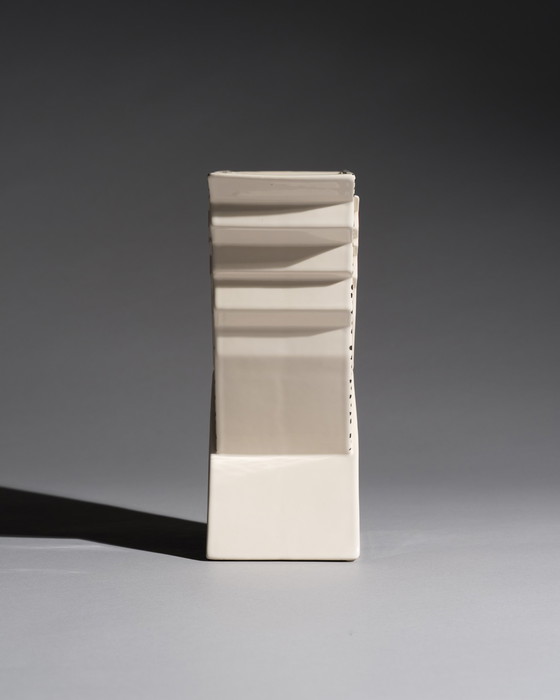 Image 1 of Ambrogio Pozzi Vaso postmoderno Arte Ceramica Romana 1987 Memphis Era Museal