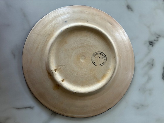 Image 1 of Plato redondo de terracota para servir, procedente de Nabeul, Túnez.