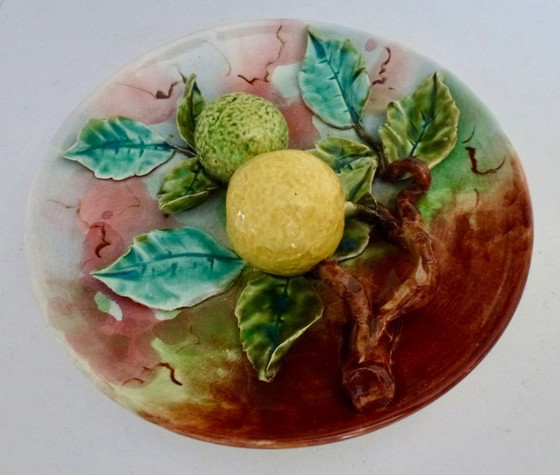 Image 1 of Décoration murale en relief de majolique française du XIXe siècle.