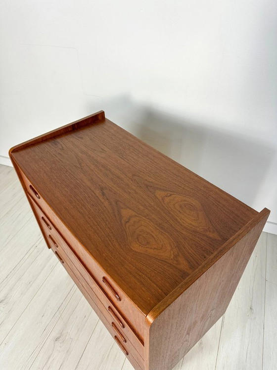 Image 1 of Cassettiera vintage danese in teak con specchio da trucco, comò in stile Mid-Century Modern, anni '60