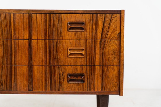 Image 1 of Cassettiera in palissandro di Niels J. Thorsø (Danimarca, anni '60).