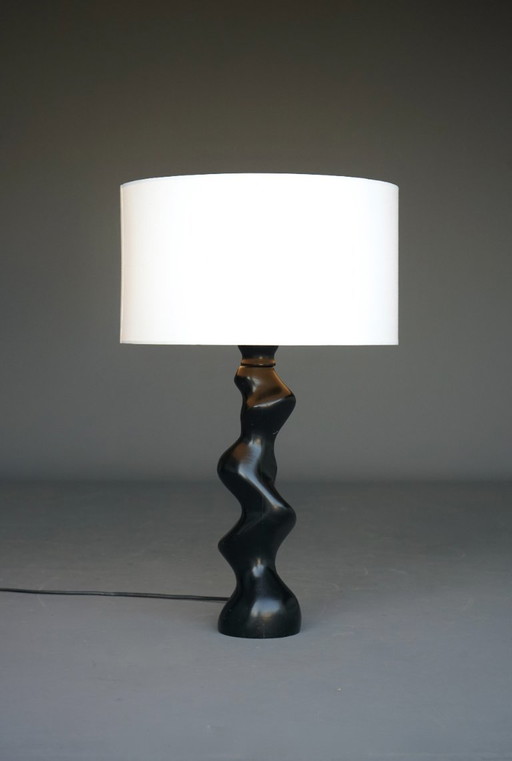 Modell 42 Skulpturale Tischlampe aus ebonisiertem Holz von Temde Leuchten, 1970er Jahre