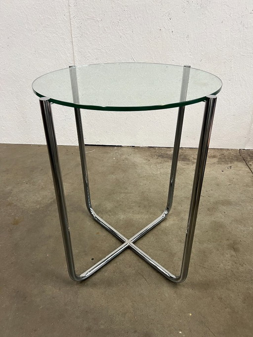 Table d'appoint vintage, cadre en tube d'acier avec plateau en verre. 1980's