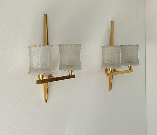 Pair of double wall lights in brass and sandblasted pressed molded glass, Maison Arlus France 1950