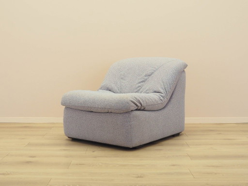 Poltrona lounge italiana in stile Space Age degli anni '70: un design organico in tessuto grigio. – fauteuils (photo 2 of 12)