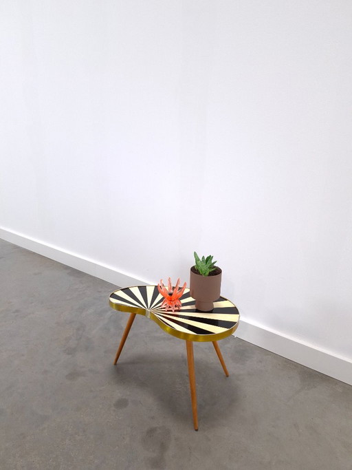 Table Noire et Blanche en Forme de Rein des Années 50, Table à Plantes – bijzettafels, Wood, Plastic (photo 2 of 12)