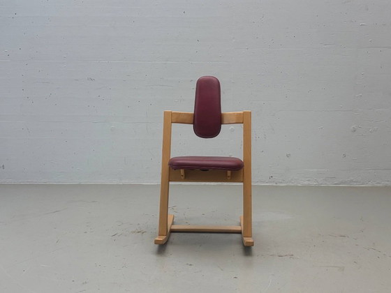 Chaise vintage Pendulum Balans de Peter Opsvik pour Stokke, Norvège, 1983 – Fauteuils d'appoint, Wood (photo 4 of 16)