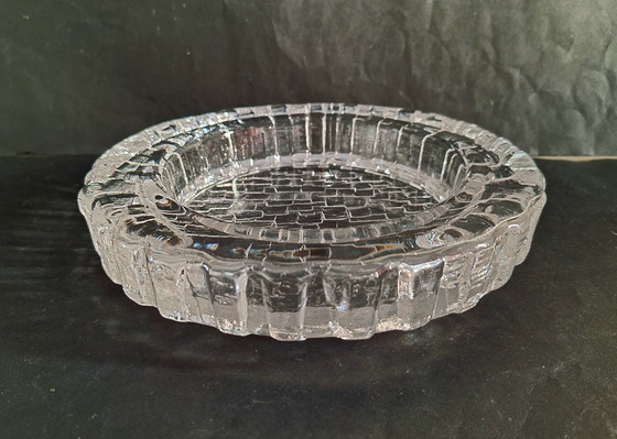 Image 1 of Pukeberg Glasbruk Sweden zware design ice glass schaal. Jaren 1960-1970. 