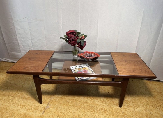 Image 1 of Retro vintage teakhouten salontafel uit het midden van de vorige eeuw van GPlan.

"Mad Man" 1960.