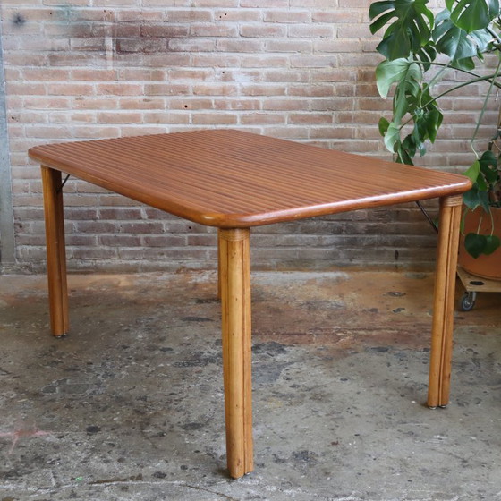 Image 1 of Table de salle à manger vintage en rotin 70s côtelé 4 places