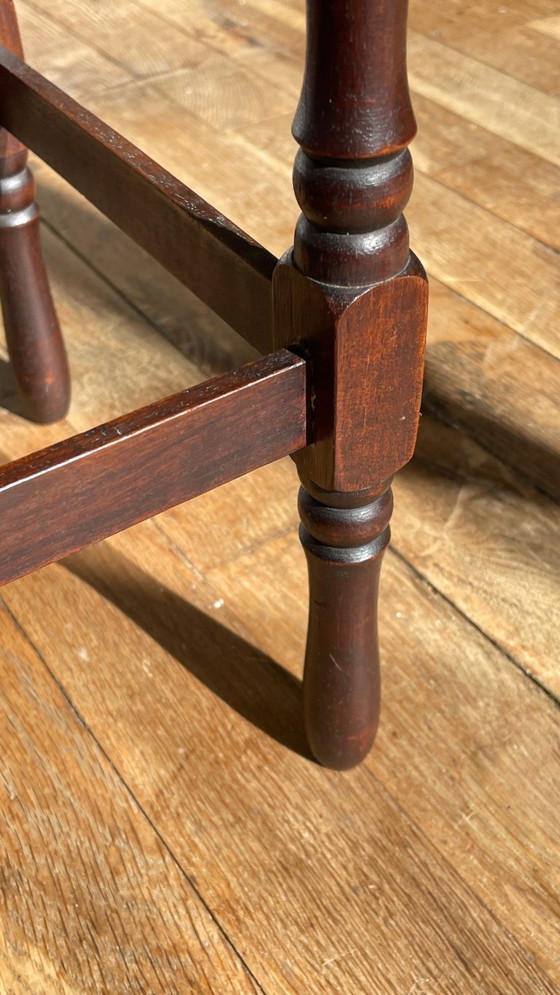 Image 1 of Comodino alto in stile legno tornito