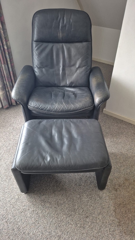 DeSede voorzitter en hocker