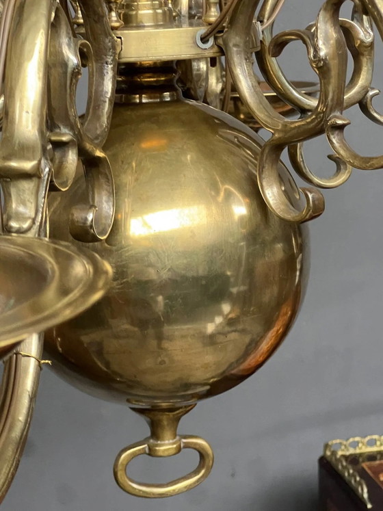 Kroonluchter uit een oud kasteel, gemaakt van massief brons. – Bronze (photo 6 of 7)
