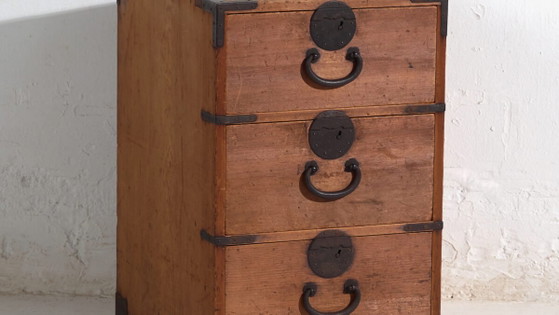 Antique Japanese three-drawer tansu – Meiji Period (c.1890–1926) – Chest of drawers, Iron (photo 3 of 40)