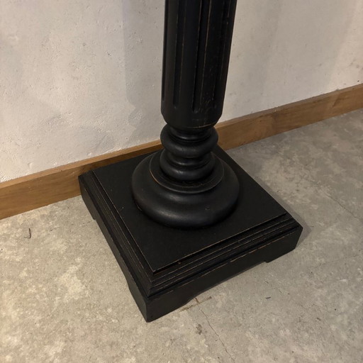 Sellette noire en bois