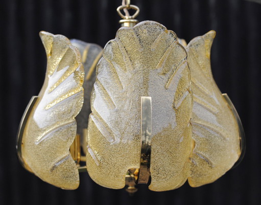 Lampadario vintage in vetro ghiacciato con acanto