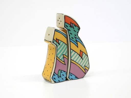 Beautiful 1980s salt and pepper shakers by Dorothy Hafner for Rosenthal Studio Line "Flash One"