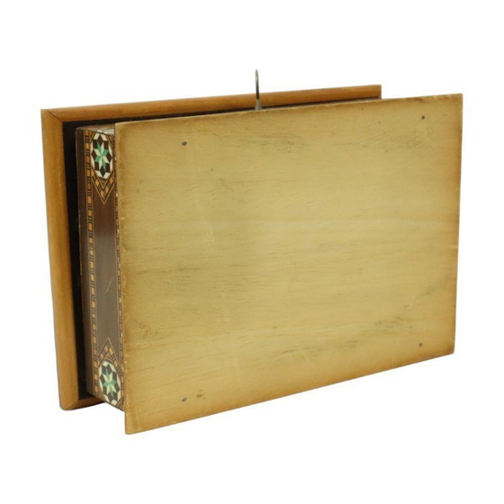Image 1 of Caja de joyería con incrustaciones de marquetería