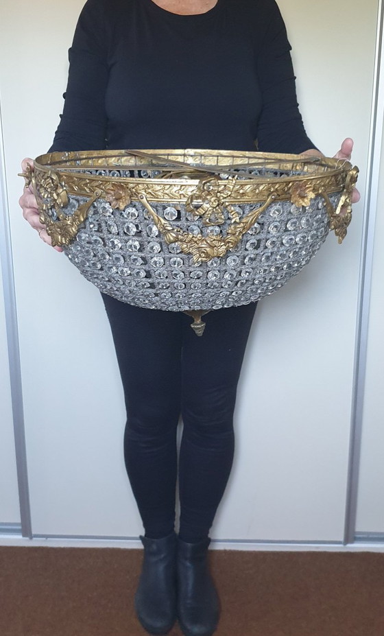 Very large (50 cm) vintage crystal ceiling light with rosettes and garlands, Brass, Transparent (photo 5 of 18)