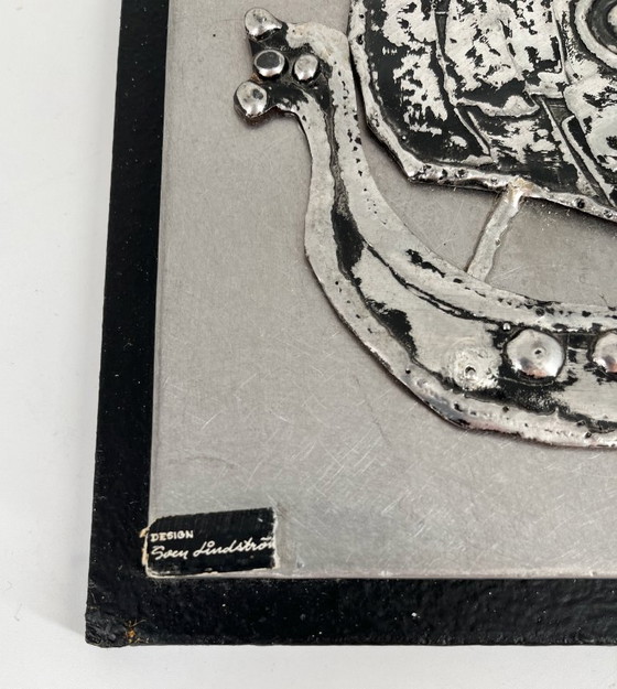 Image 1 of Raro rilievo da parete di Sven Lindström - Nave vichinga - Peltro su legno - Design scandinavo di metà secolo