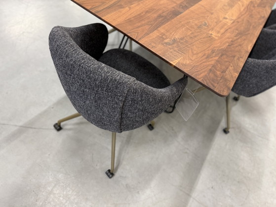 Image 1 of 4 Leolux Baani Twist Esszimmerstühle, Stoffbezug Moos